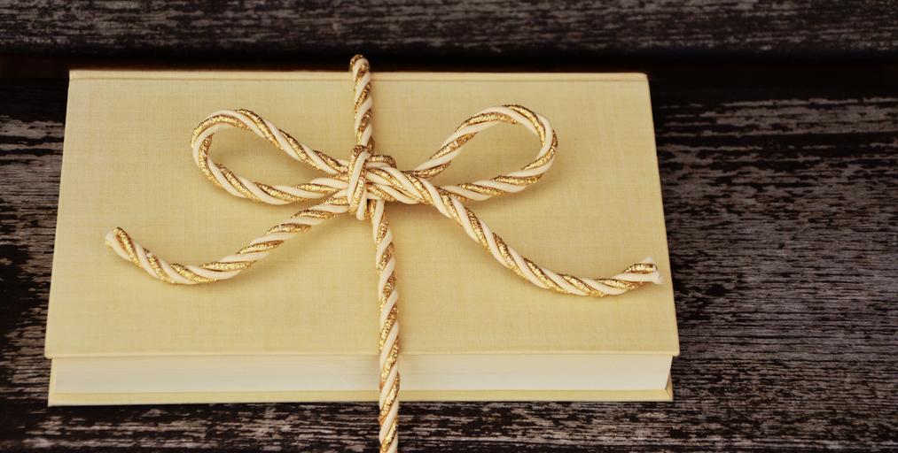 book gift cord gold